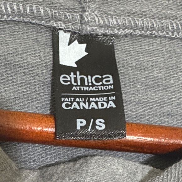 Via rail Canada Gray Graphic Hoodie, unisex hoodie size small - Picture 2 of 8